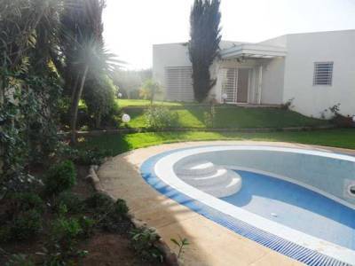Villa avec chauffage et piscine &agrave; souissi