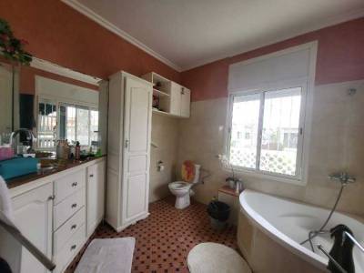 Villa &agrave; vente sur 2 niveu 292m&sup2; &agrave; harehoura